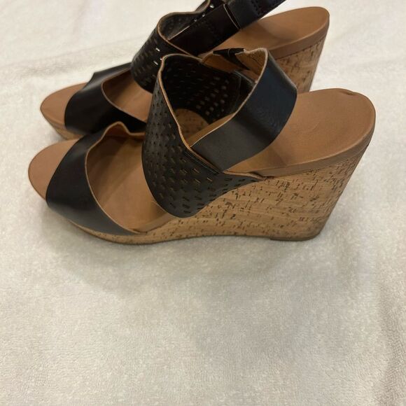 Dr. Scholl's Black and Tan Sandals Comfortable Casual Design - Picture 4 of 5